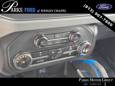 Certified 2024 Ford Bronco Black Diamond AWD/4WD image 21