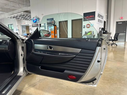 Used 2005 Ford Thunderbird RWD image 24