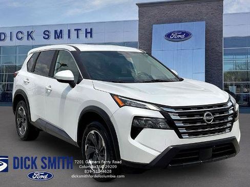 Used 2025 Nissan Rogue SV FWD image 3