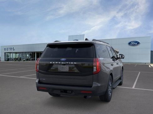 New 2025 Ford Expedition Active image 9