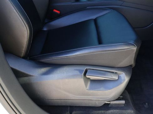 Used 2018 Volkswagen Atlas SE w/ R-Line Package image 16