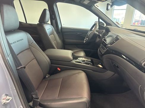 Used 2025 Honda Ridgeline Black Edition image 23