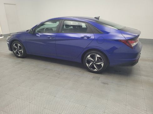 Used 2023 Hyundai Elantra SEL w/ Convenience Package image 3