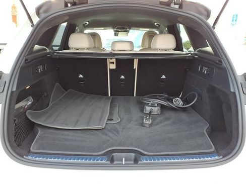 Used 2025 Mercedes-Benz GLC 350e 4MATIC image 23