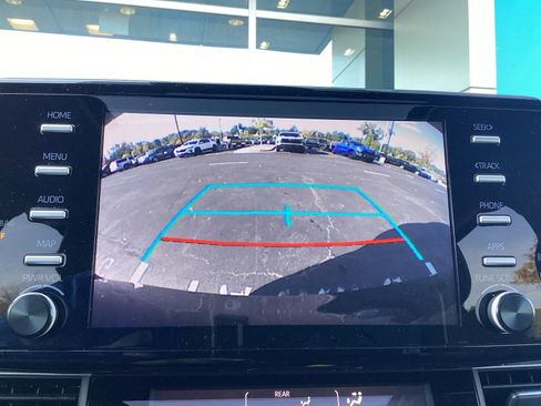 Used 2024 Toyota Sienna XLE image 17