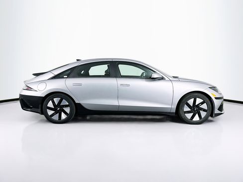 Used 2024 Hyundai Ioniq 6 SE RWD image 10