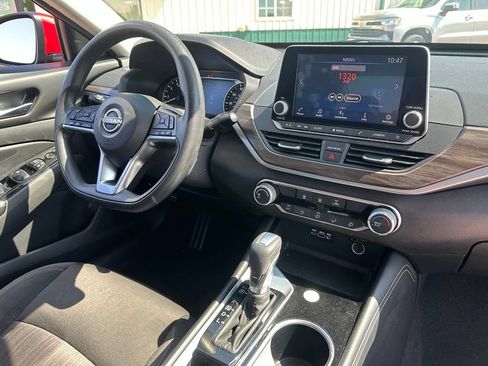 Used 2023 Nissan Altima 2.5 SV FWD image 31