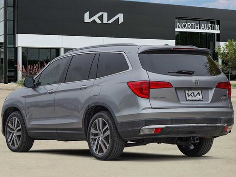 Used 2018 Honda Pilot Touring image 5