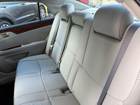 Used 2011 Toyota Avalon Limited image 19