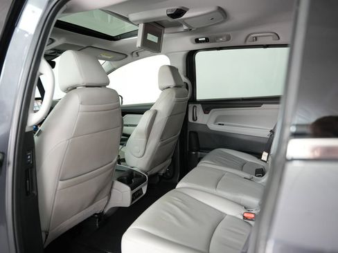 Used 2018 Honda Odyssey Elite image 37