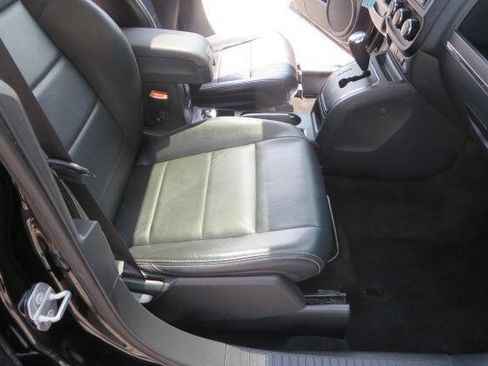 Used 2016 Jeep Patriot High Altitude AWD/4WD image 26