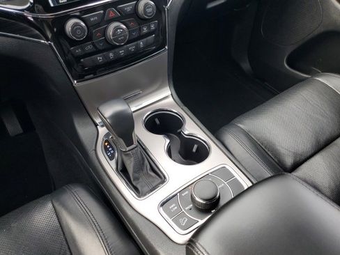 Used 2019 Jeep Grand Cherokee Limited w/ Luxury Group II image 19