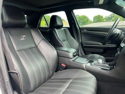 Used 2019 Chrysler 300 S w/ S Model Appearance Package RWD image 23