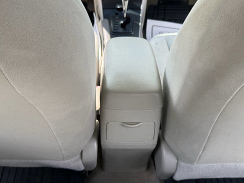 Used 2010 Toyota Corolla LE image 18