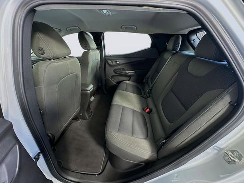 Used 2023 Chevrolet Bolt EUV LT FWD image 36