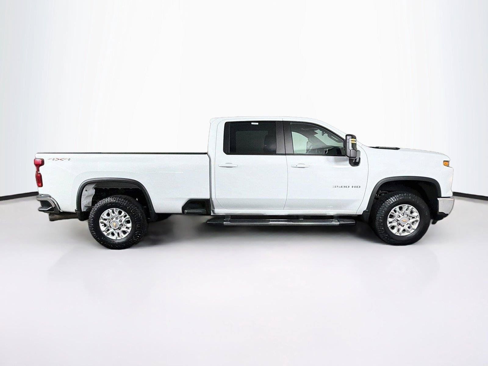 Used 2025 Chevrolet Silverado 3500 LT w/ Safety Package AWD/4WD image 12