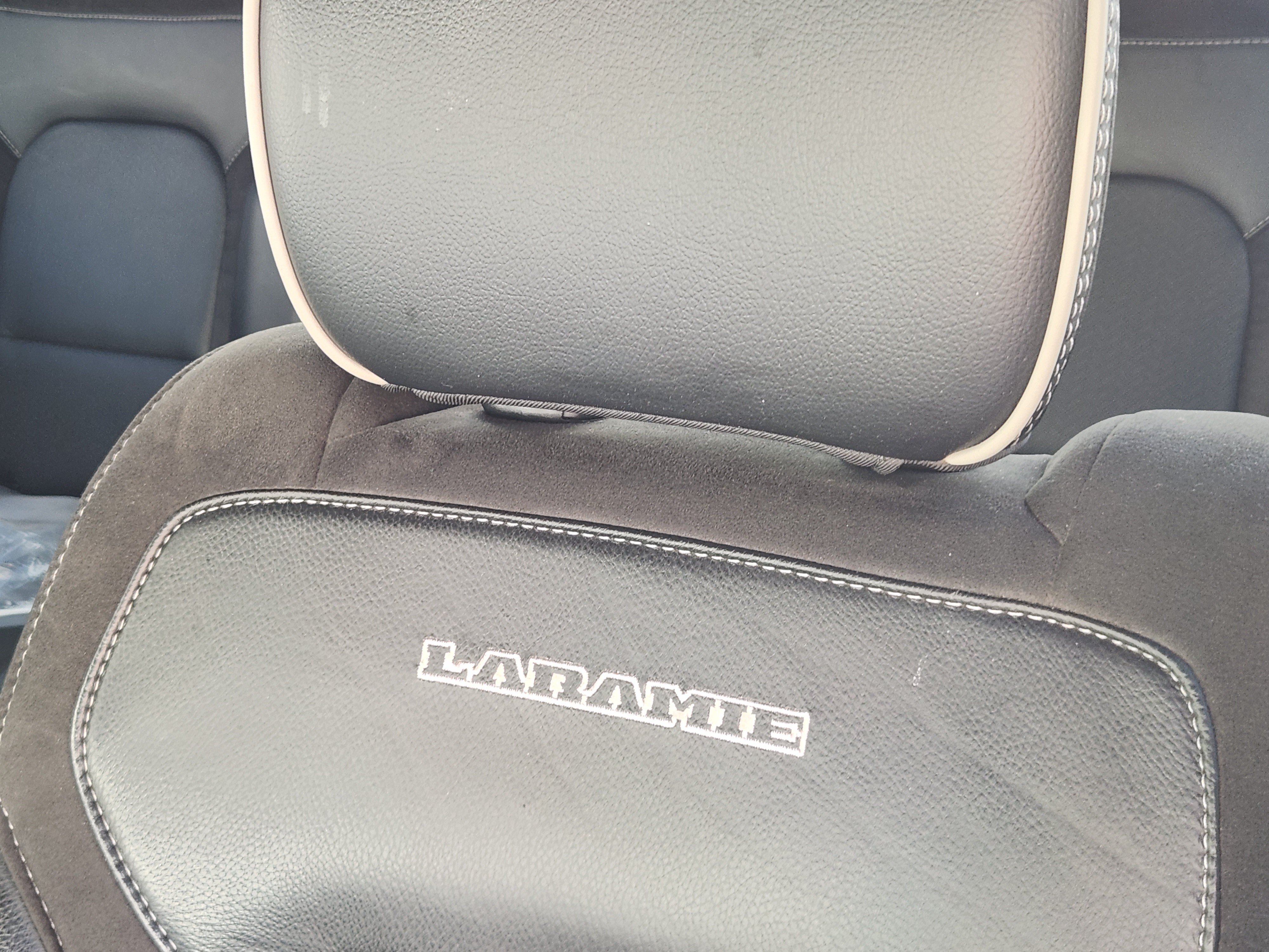 Used 2023 RAM 1500 Laramie AWD/4WD image 16