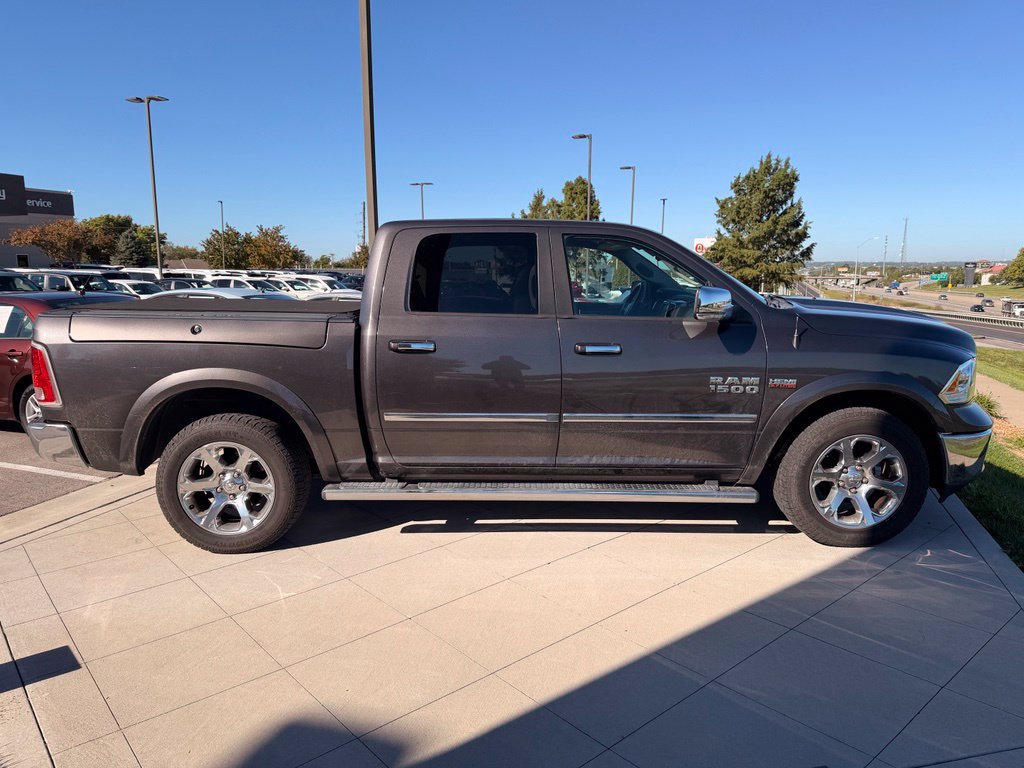 Used 2017 RAM 1500 Laramie AWD/4WD image 9