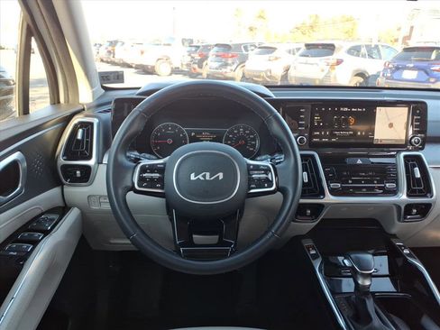 Used 2022 Kia Sorento SX image 14