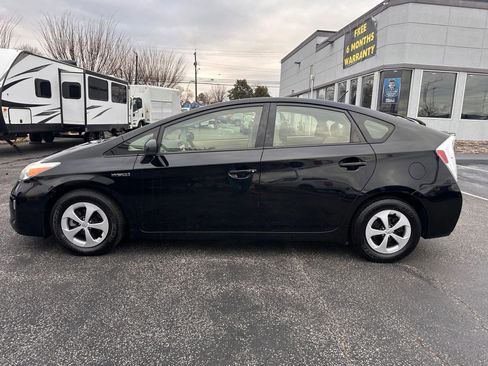 Used 2014 Toyota Prius Two image 8