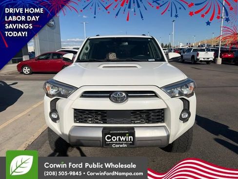 Used 2021 Toyota 4Runner TRD Off-Road Premium AWD/4WD image 2