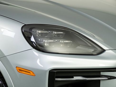 New 2026 Porsche Cayenne Coupe image 38