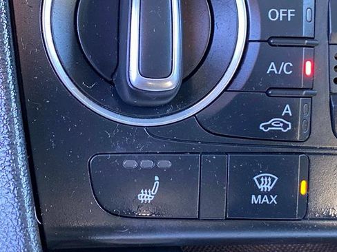 Used 2018 Audi Q3 2.0T Premium Plus w/ Premium Plus Package image 29