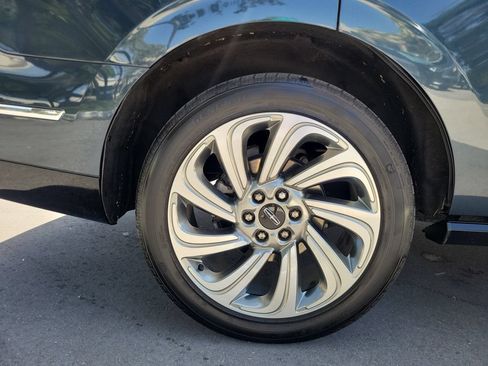 Certified 2024 Lincoln Navigator Reserve AWD/4WD image 5