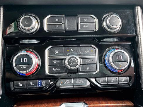 Used 2023 GMC Yukon Denali Ultimate AWD/4WD image 34