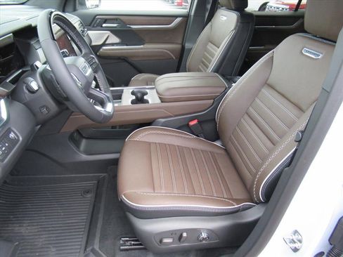 New 2026 GMC Acadia Denali Ultimate FWD image 17