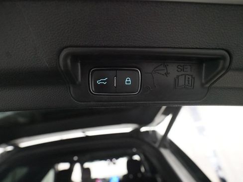 Used 2022 Ford Explorer ST-Line AWD/4WD image 15