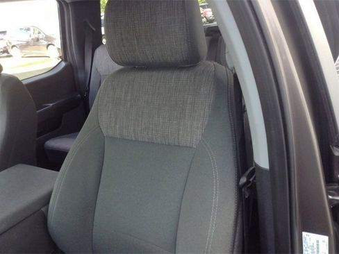 Used 2023 Ford F150 XLT image 11