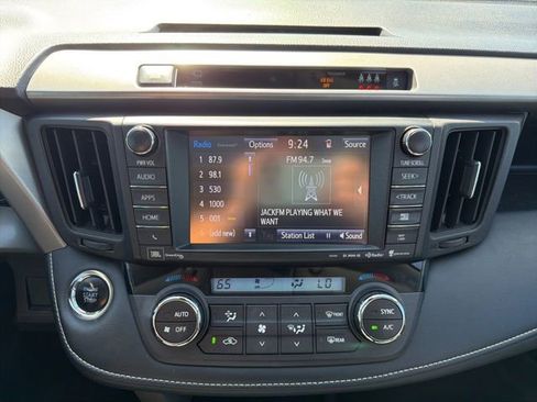 Used 2018 Toyota RAV4 Platinum AWD/4WD image 14