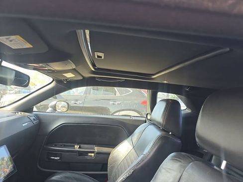 Used 2014 Dodge Challenger SXT Plus RWD image 9