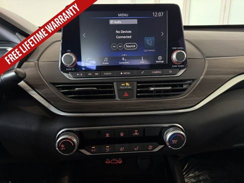 Used 2024 Nissan Altima 2.5 SV FWD image 33