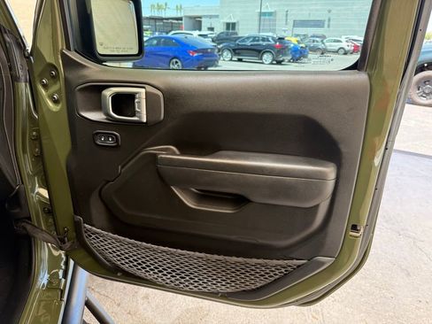 Used 2021 Jeep Wrangler Unlimited Sport AWD/4WD image 12