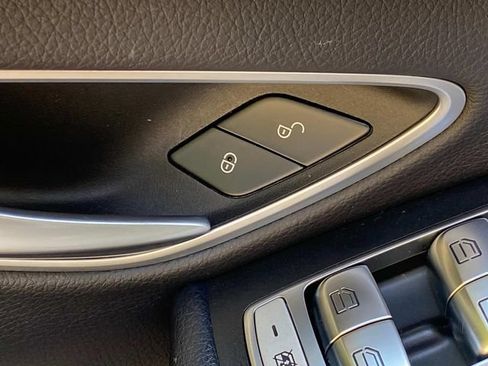 Used 2020 Mercedes-Benz C 300 Sedan image 14