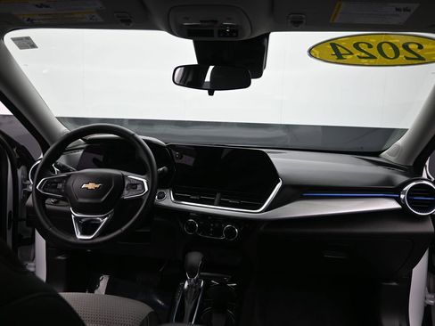 Used 2024 Chevrolet Trax LT w/ Driver Confidence Package image 29
