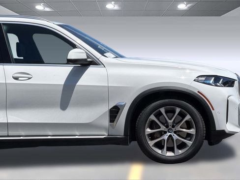 Used 2025 BMW X5 xDrive50e AWD/4WD image 35