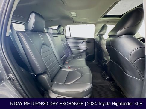 Used 2024 Toyota Highlander XLE image 31