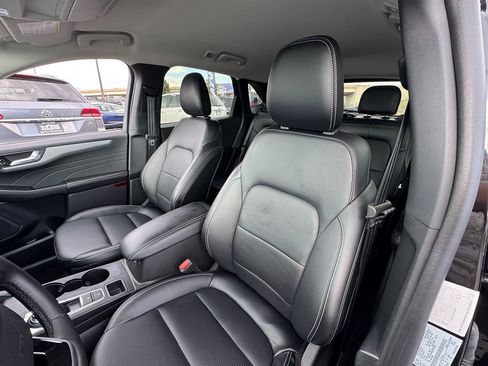 Used 2025 Ford Escape Platinum AWD/4WD image 16