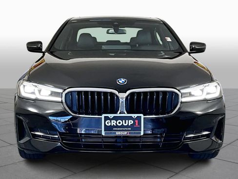 Used 2023 BMW 530e xDrive image 3