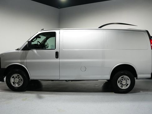 Used 2024 Chevrolet Express 2500 w/ Driver Convenience Package image 5