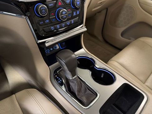 Used 2020 Jeep Grand Cherokee Overland image 19