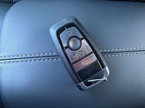 Used 2025 Ford Mustang GT Premium RWD image 31