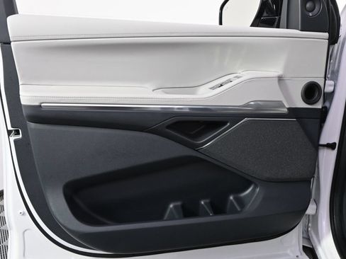 New 2026 Lincoln Navigator Reserve w/ Jet Appearance Package AWD/4WD image 22