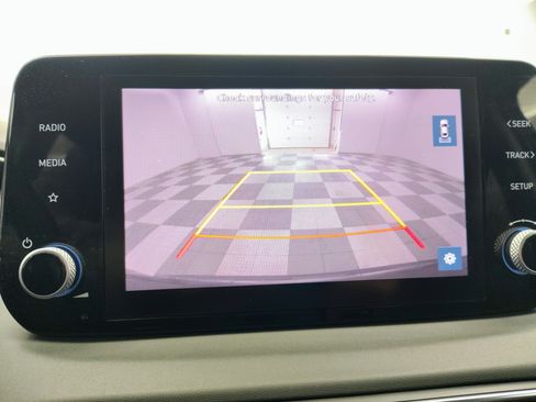 Used 2023 Hyundai Santa Fe SE image 4