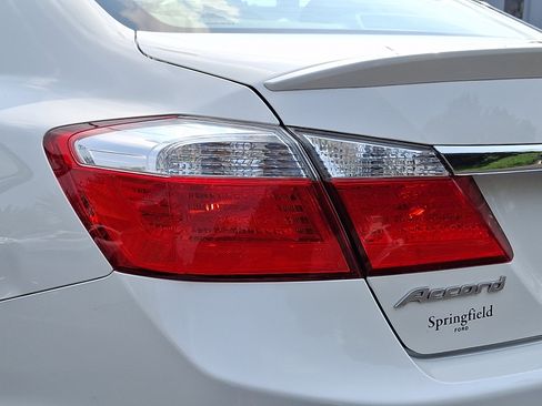 Used 2015 Honda Accord Sport image 10