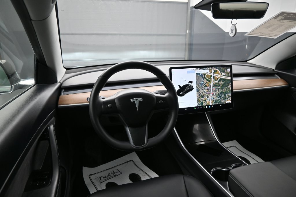 Used 2020 Tesla Model 3 Standard Range Plus RWD image 23