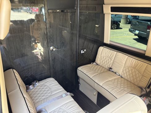 Used 2019 Mercedes-Benz Sprinter 144 image 27